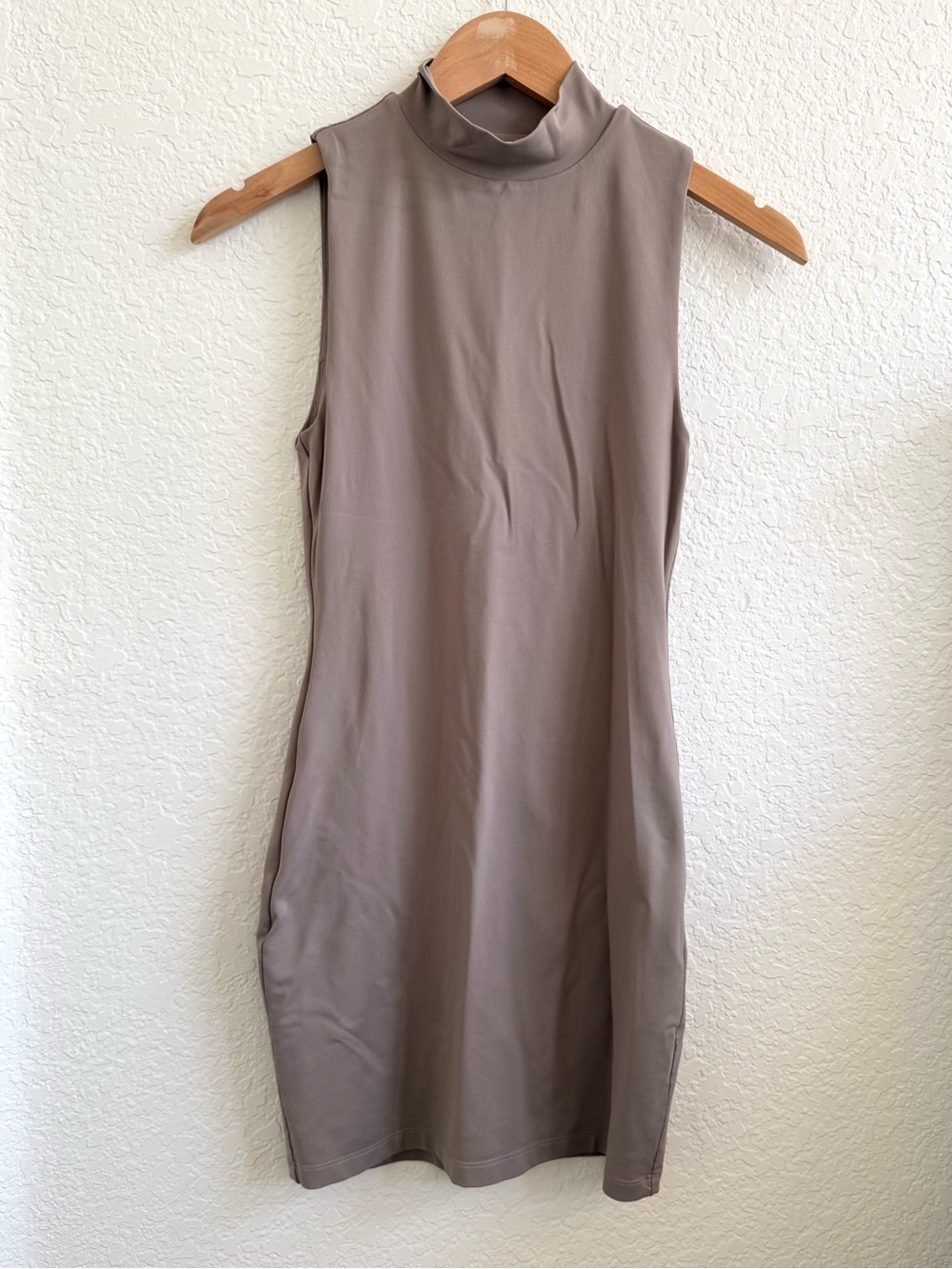 Aritzia Babaton Contour Mock Neck Dress Size Small Taupe Tan